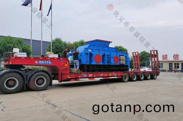 1510型液压对辊破碎机发往哈密