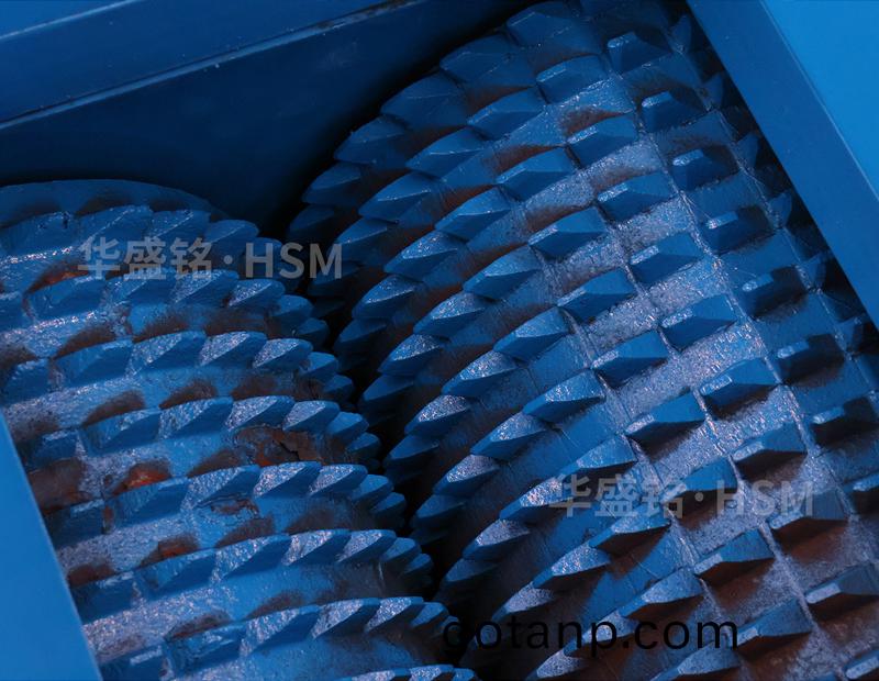 鹅卵石齿辊破碎机视频